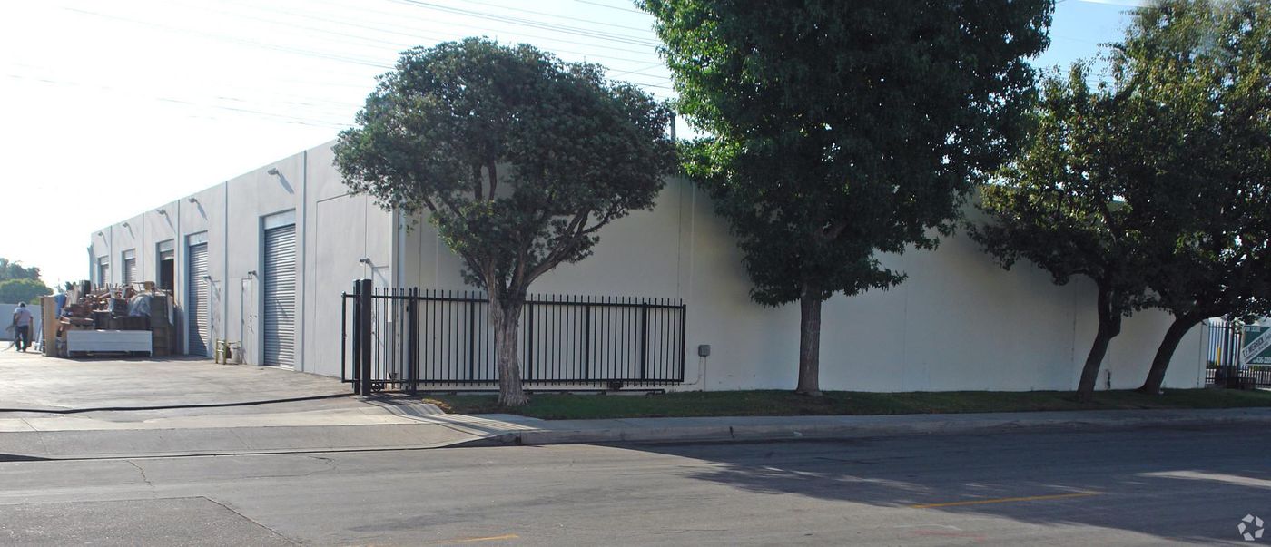 Bldg 4 photo 2