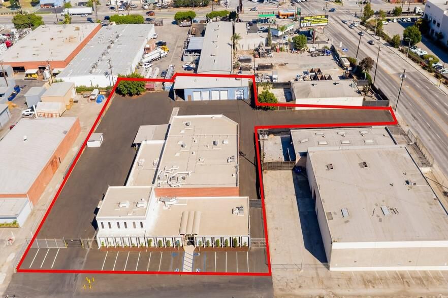 Multi-Functional Industrial Building 14208 Towne Ave photo 3