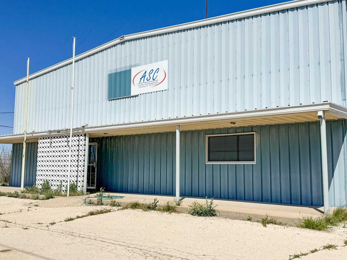 3310 NW Loop 338 photo 1