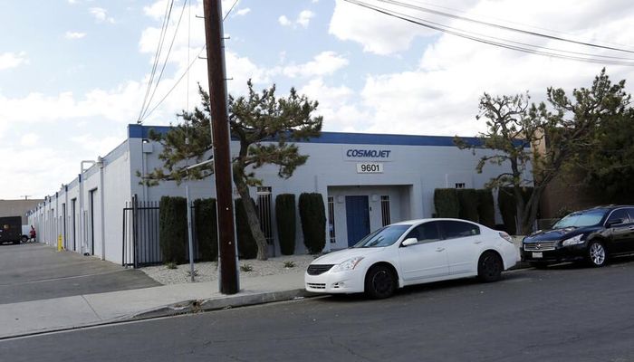 Warehouse Space for Rent at 9601 Cozycroft Ave Chatsworth, CA 91311 - #4