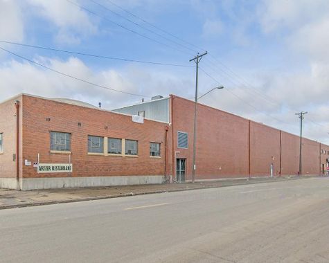 8000 East 40th Avenue
