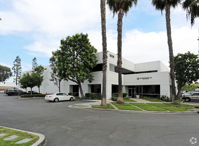 10310 Pioneer Blvd photo 2