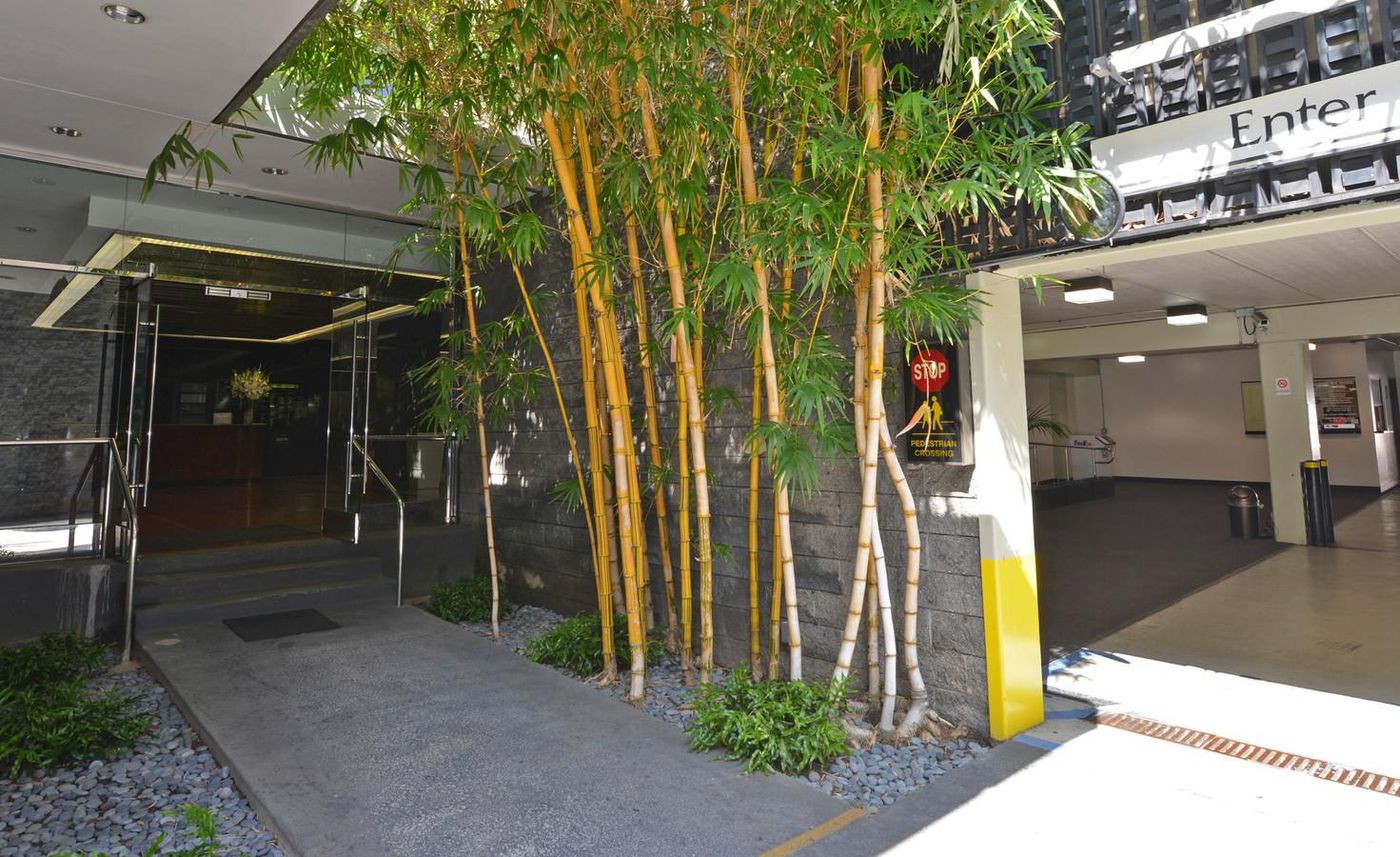 9107 Wilshire Blvd Small Offices photo 2