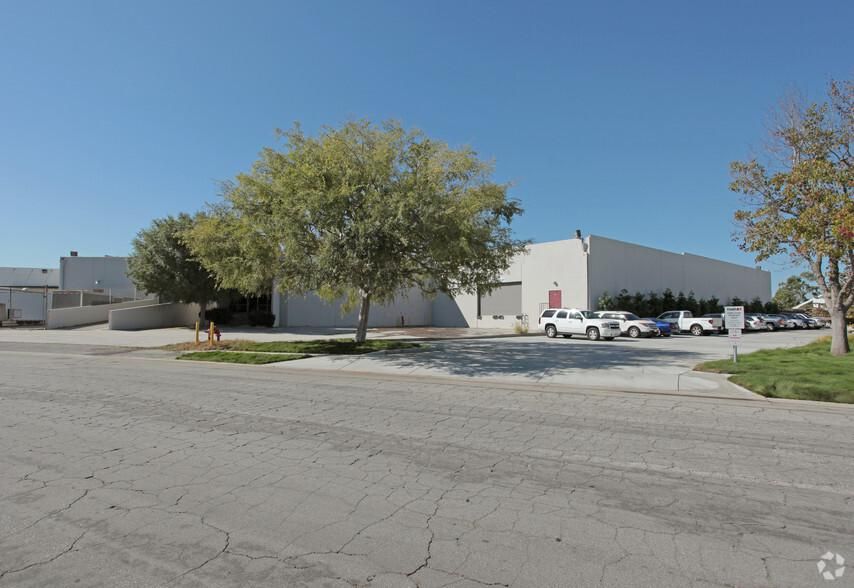 3060 Airport Way photo 2