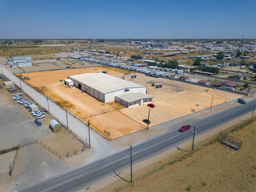 27,488 SF Crane Served Shop with Wash-Bay photo 1