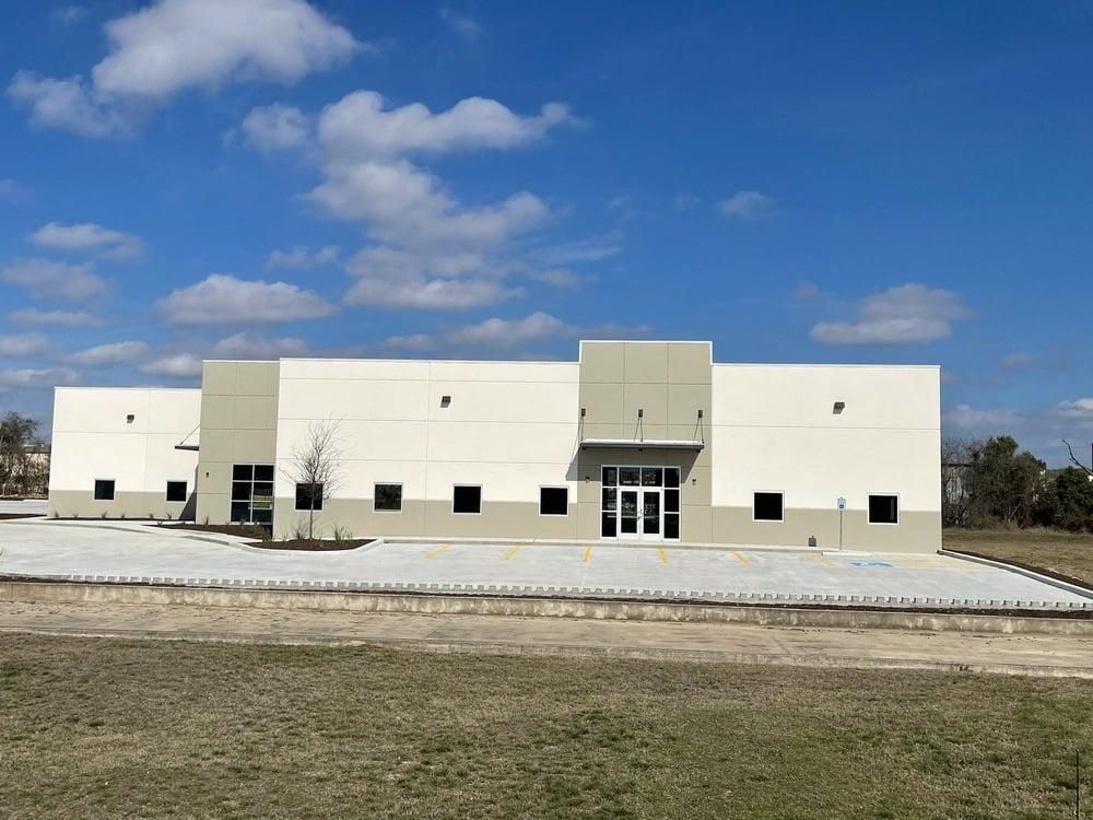 7,000 - 14,000 SF Industrial Space For Lease photo 4