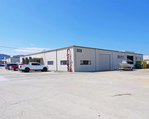308 East Dyer Road