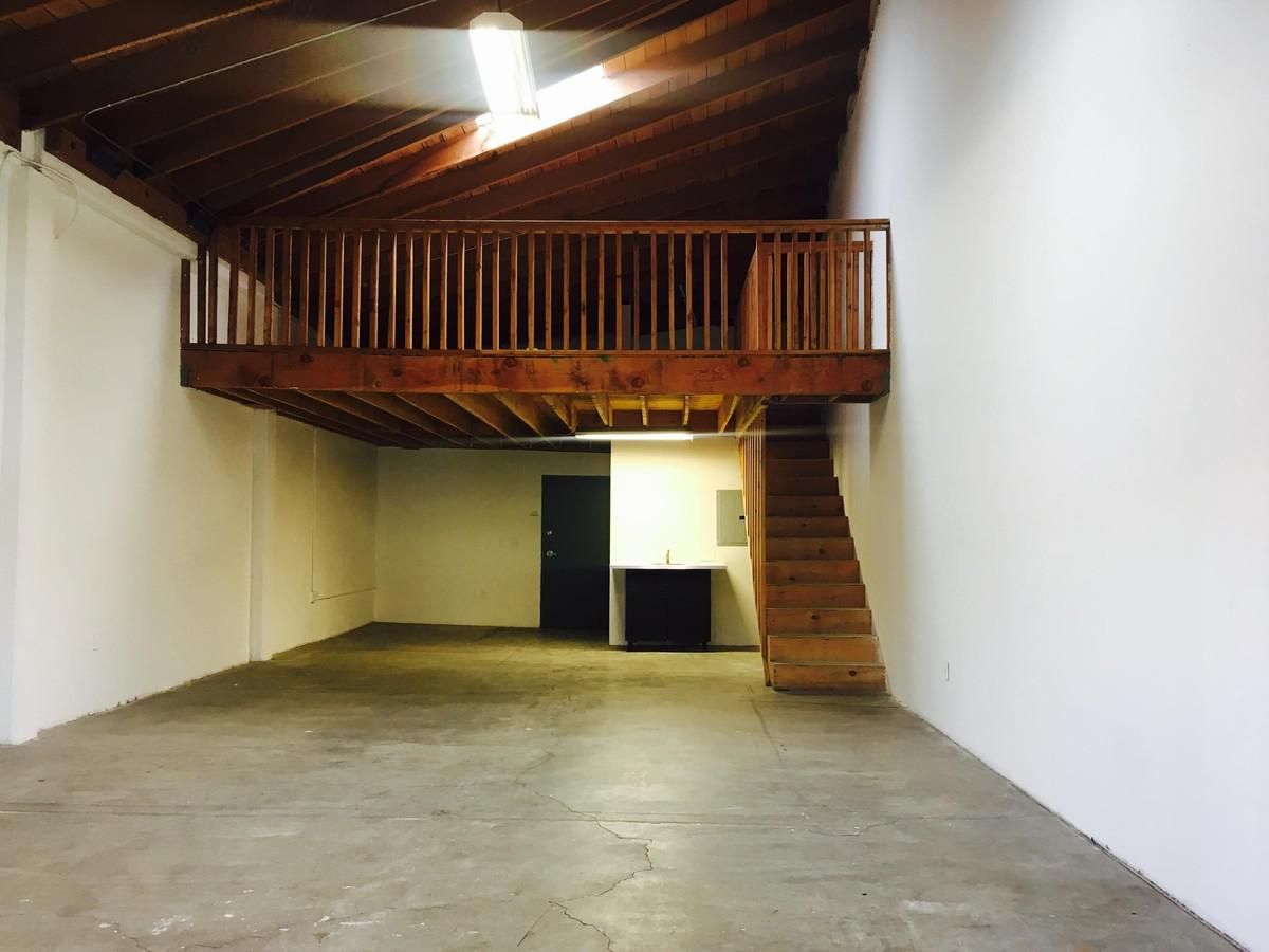 Flex Property For Lease photo 4