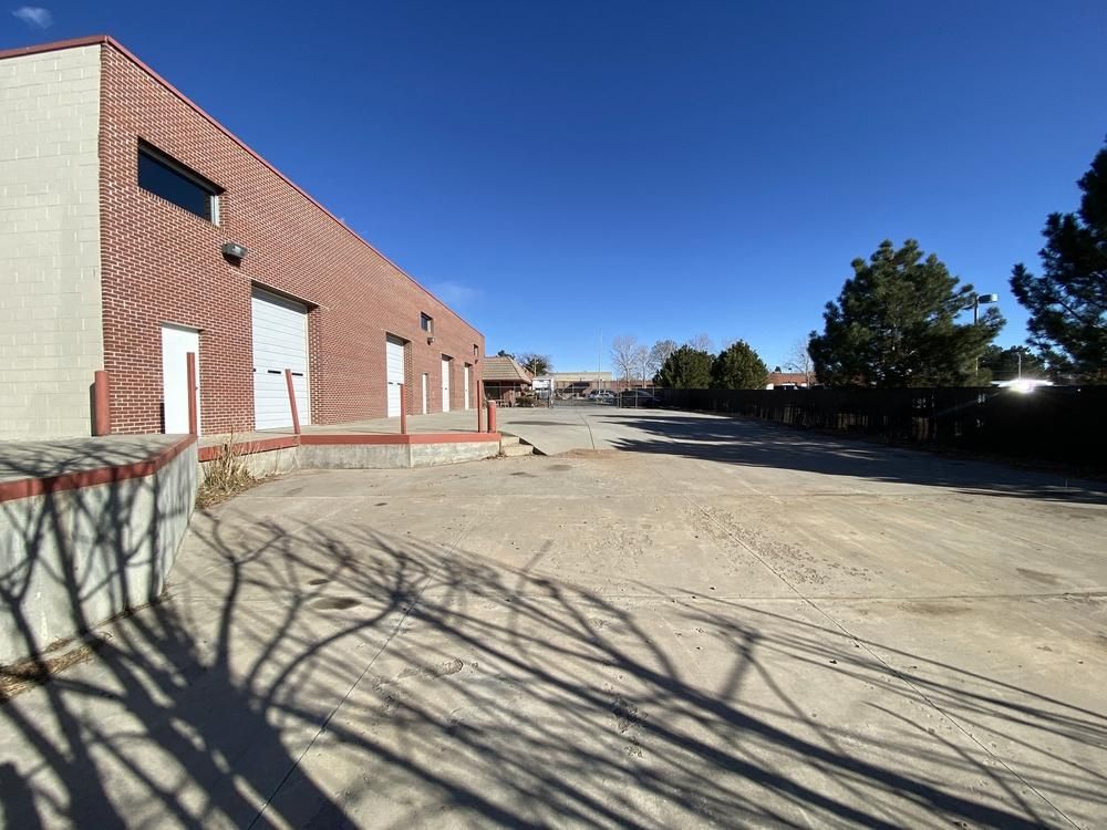 3931 Holly St photo 4
