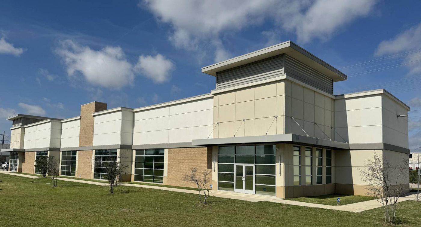 2551 N State Highway 161 photo 1