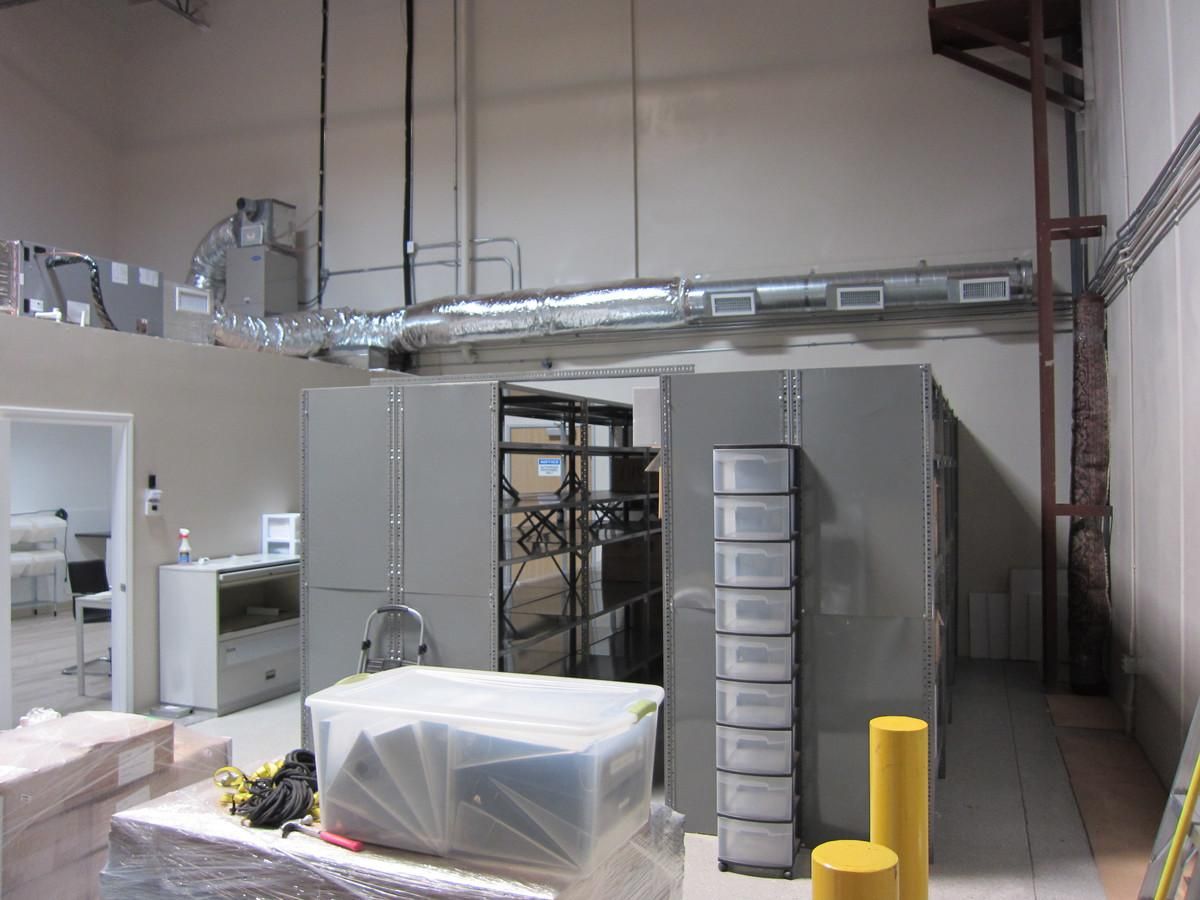 High-Image End-Cap Office/Industrail Facility photo 2