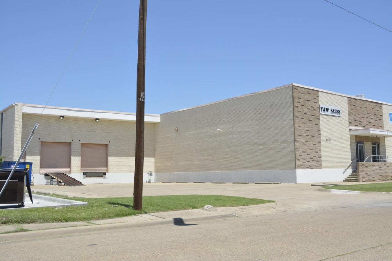 2621 Nova Dr photo 3