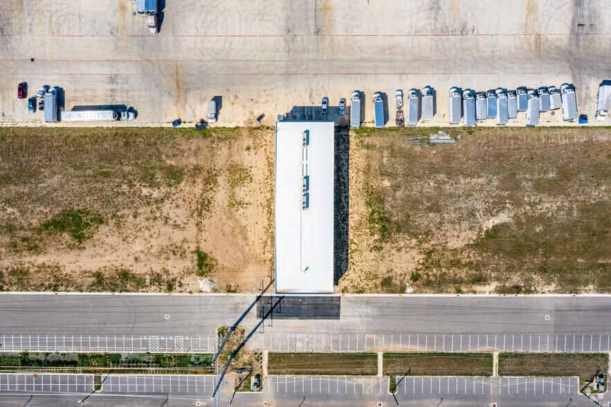 Cold Warehouse Suite C9 9342 SE Loop 410 photo 1