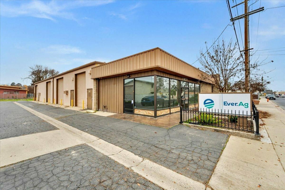 Multi-Tenant Industrial Building Near Highway 198 photo 1
