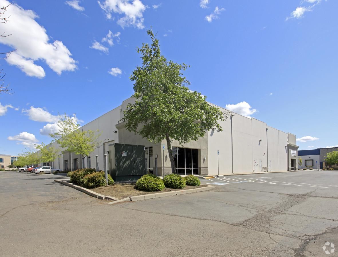 Northwood Commerce Center photo 3