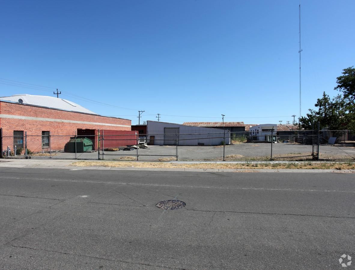 Industrial Property For Lease photo 3