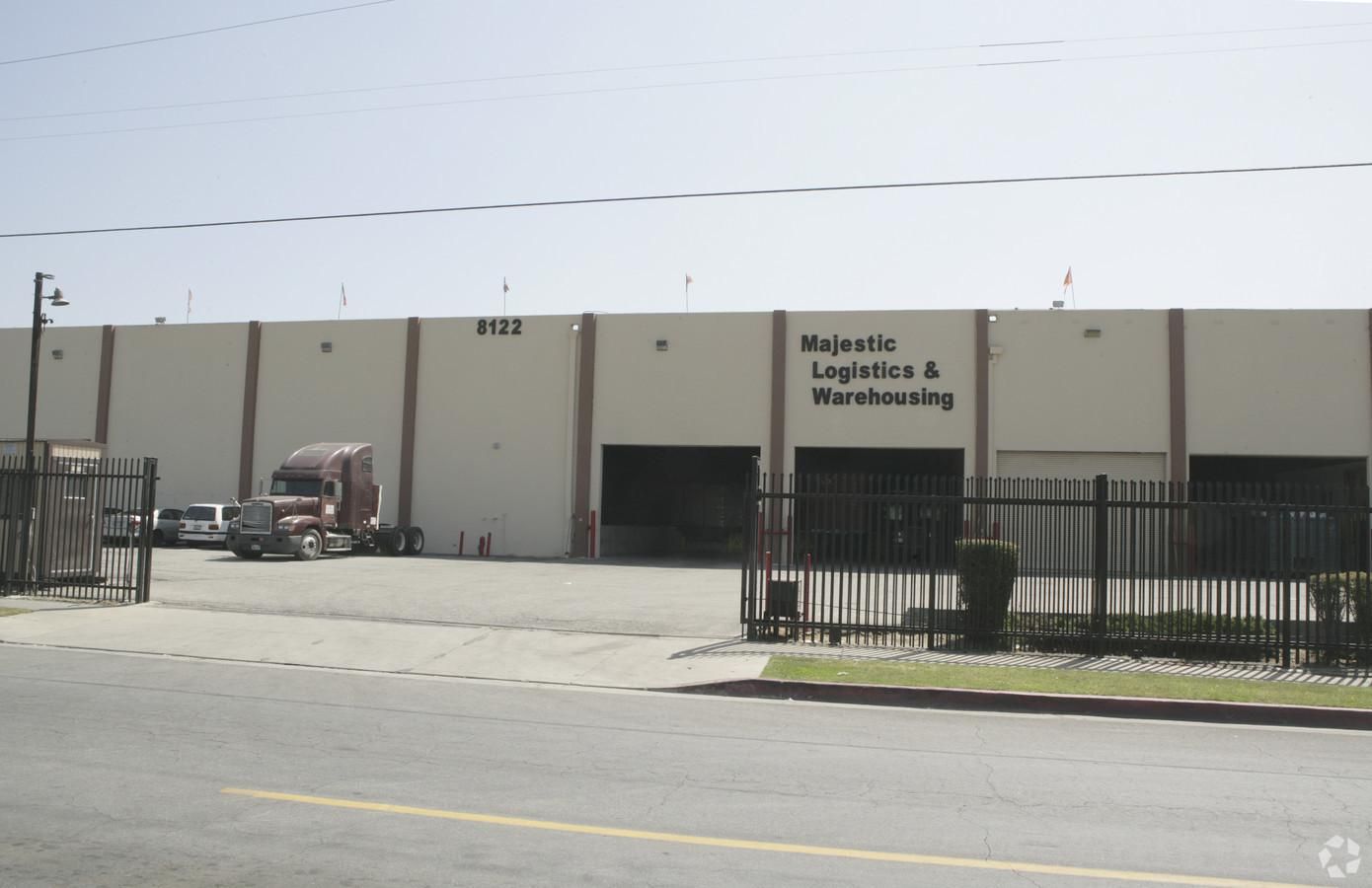 8122 Maie Ave, Los Angeles photo 2