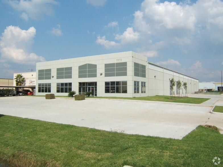 6602 Petropark Dr photo 4