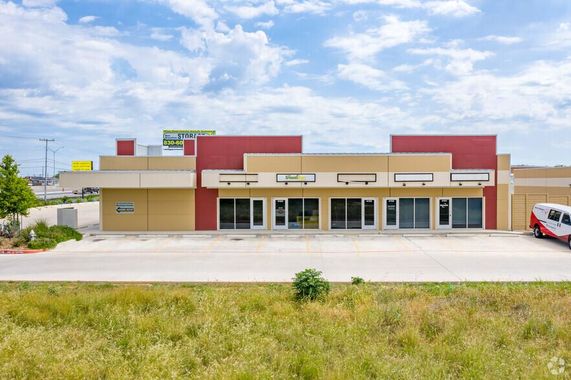 New Braunfels Storage Business Center 2090 N Interstate 35