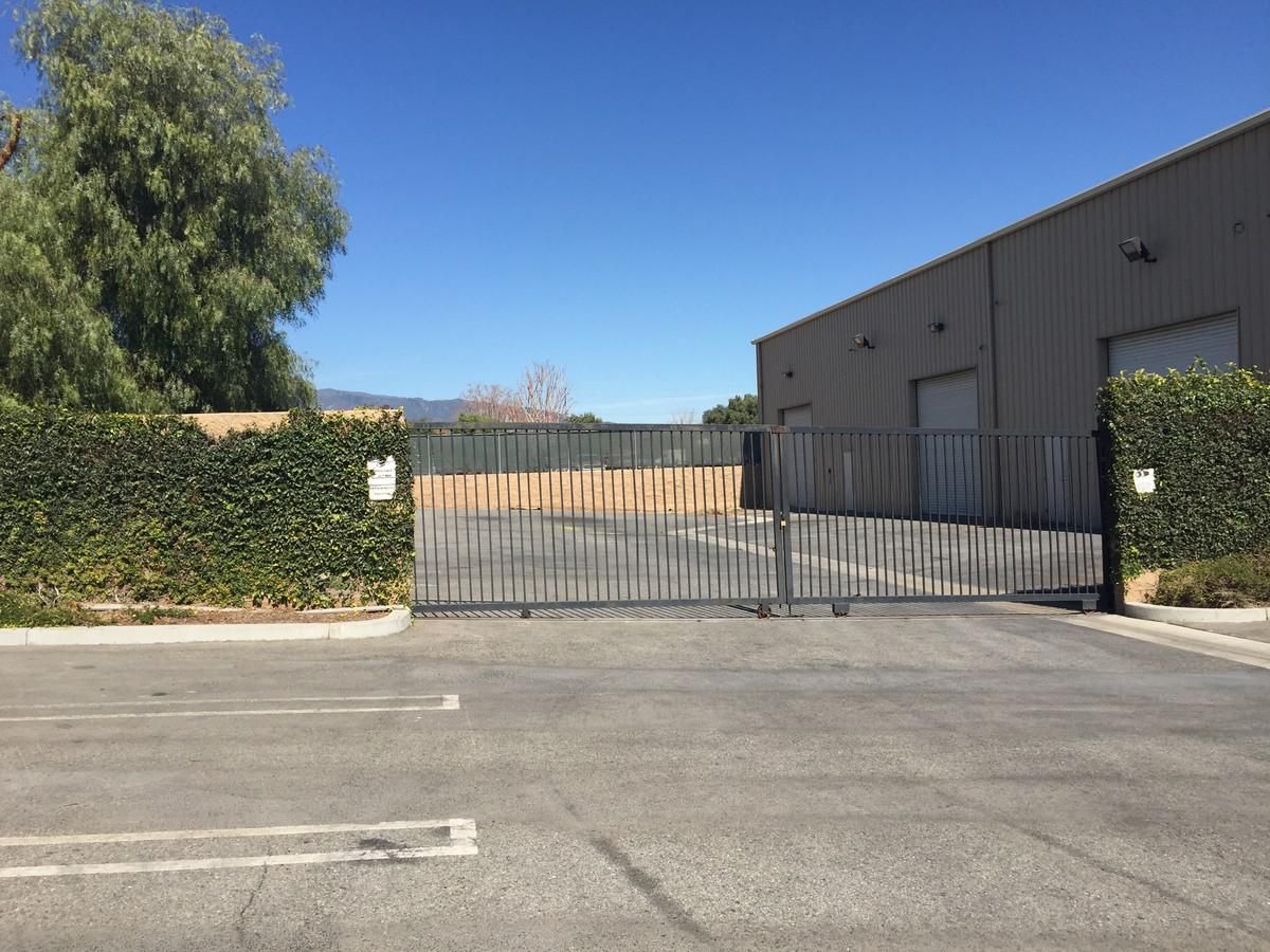 Bldg 18 photo 2