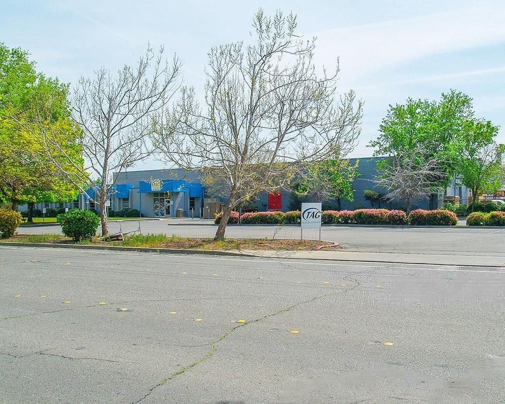 1686 East Beamer Street photo 2