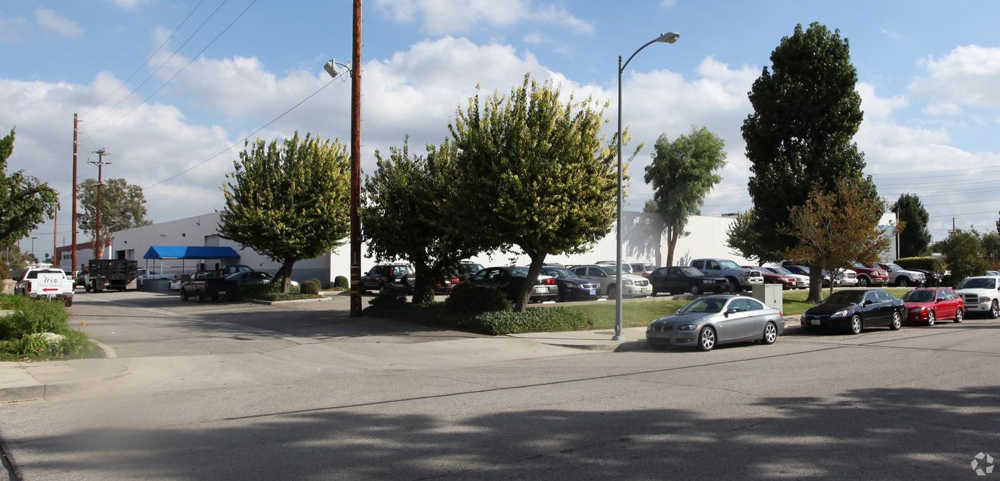 LANDLORD WILL MODIFY OFFICES TO SUIT photo 2