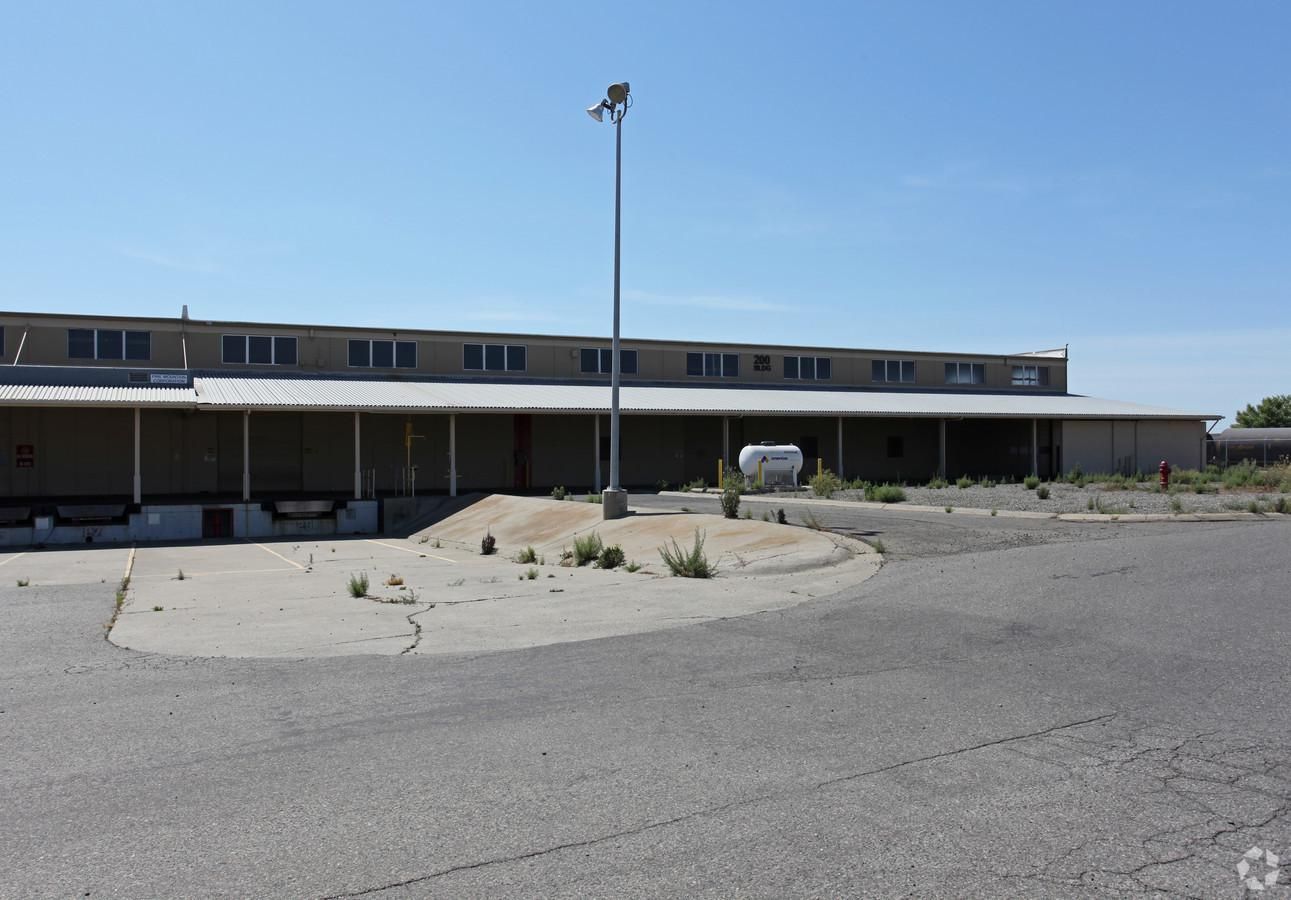 Bldg. 200 - 500 photo 2