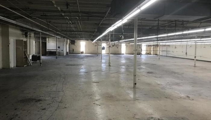 Warehouse Space for Rent at 2425 S Hill St Los Angeles, CA 90007 - #4