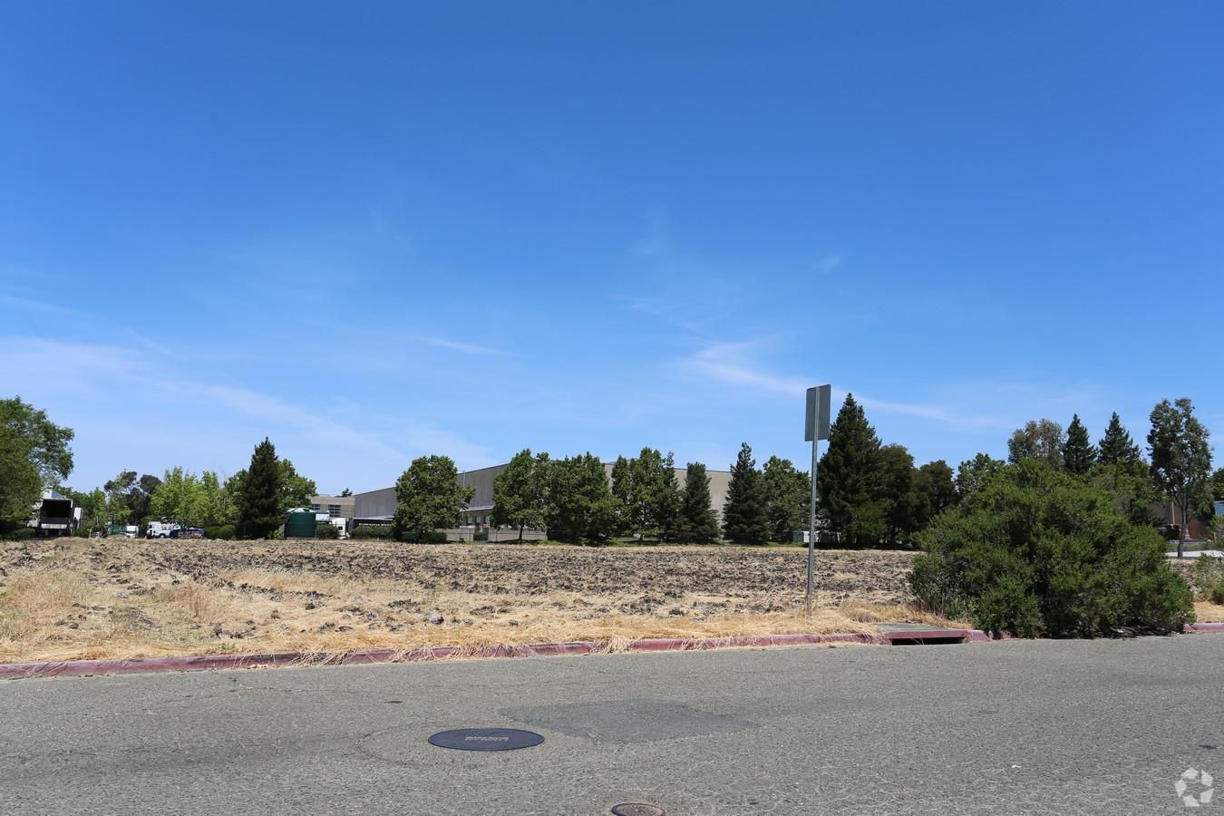 Industrial Property For Lease photo 1