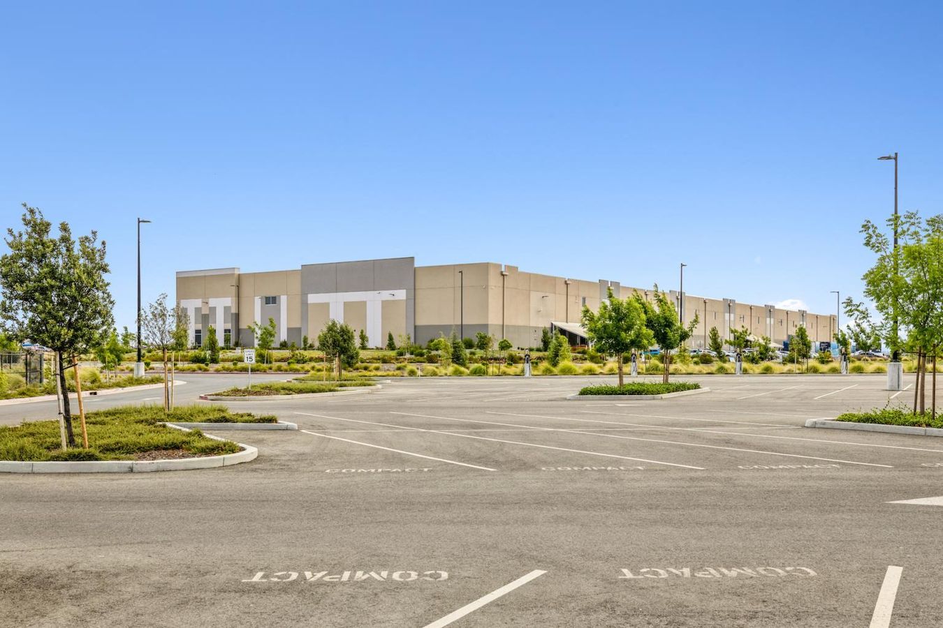 Metro Air Park Building 4 photo 4