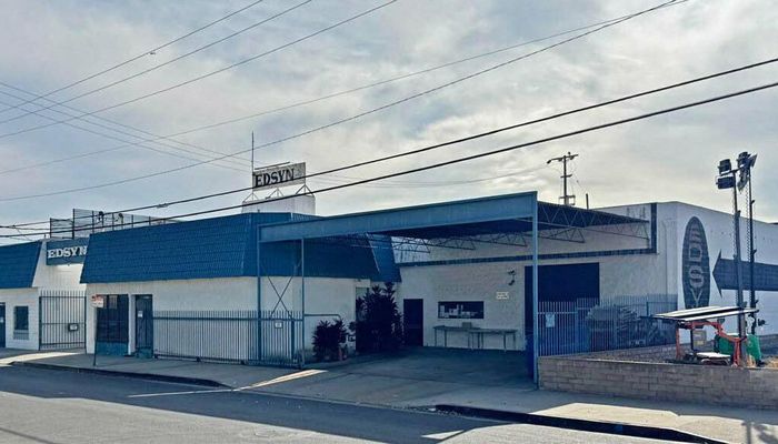 Warehouse Space for Rent at 15958 Arminta St Los Angeles, CA 91406 - #1