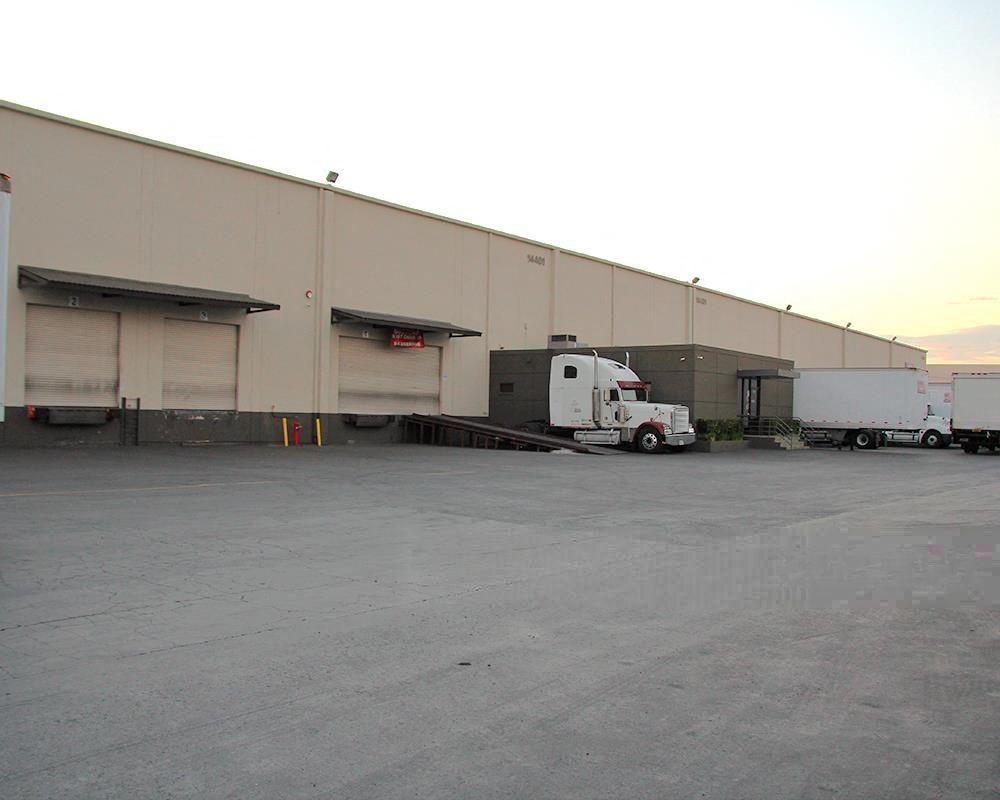 Voit La Mirada Distribution Center - 14401 Industry Circle photo 2