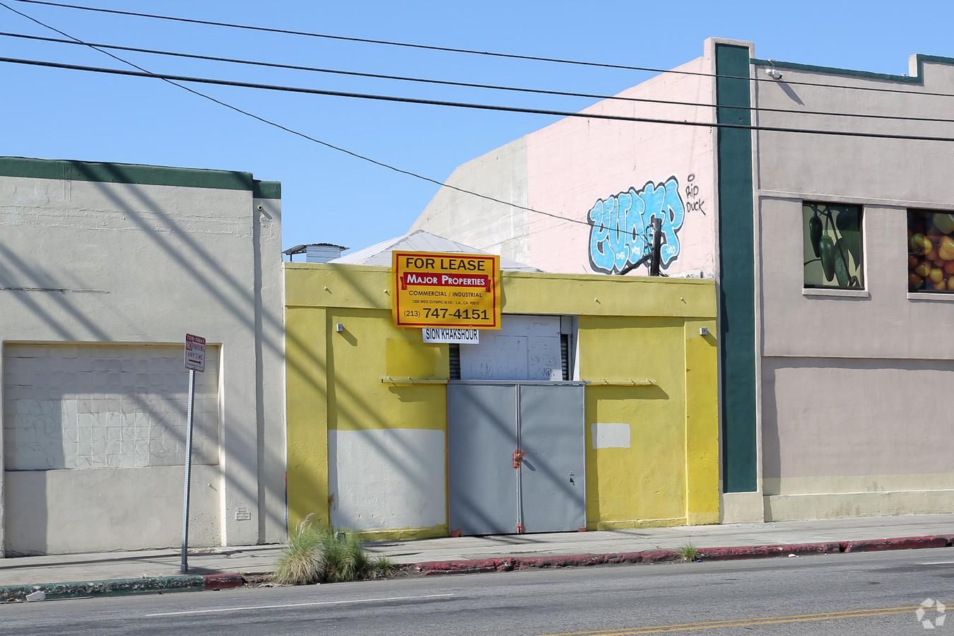 Must Be Leased With 736 Merchant St photo 2