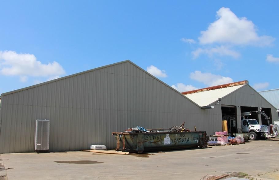 1535 N Post Oak Road 1535 N Post Oak Rd photo 2