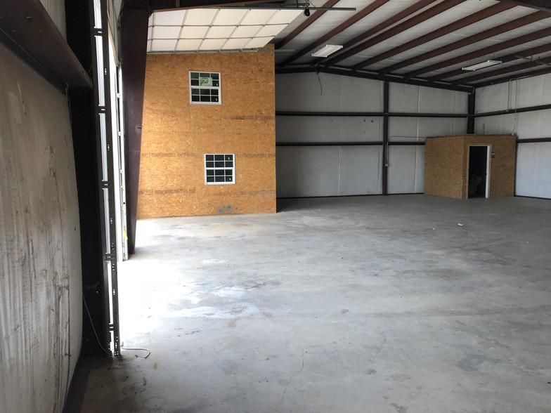 616 County Road 4841 photo 3