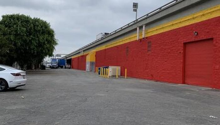 Warehouse Space for Rent at 1651 Naomi St Los Angeles, CA 90021 - #3