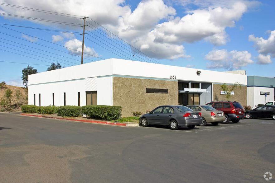 8504 Commerce Ave photo 3