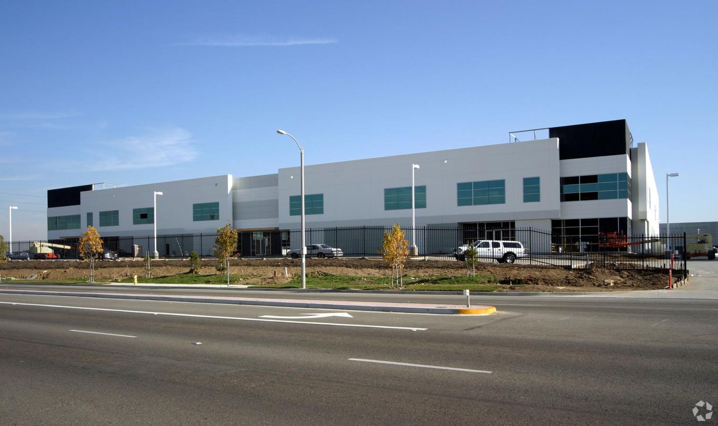 Industrial Property For Lease photo 1