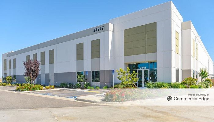 Warehouse Space for Rent at 34943 Flyover Court Bakersfield, CA 93308 - #1