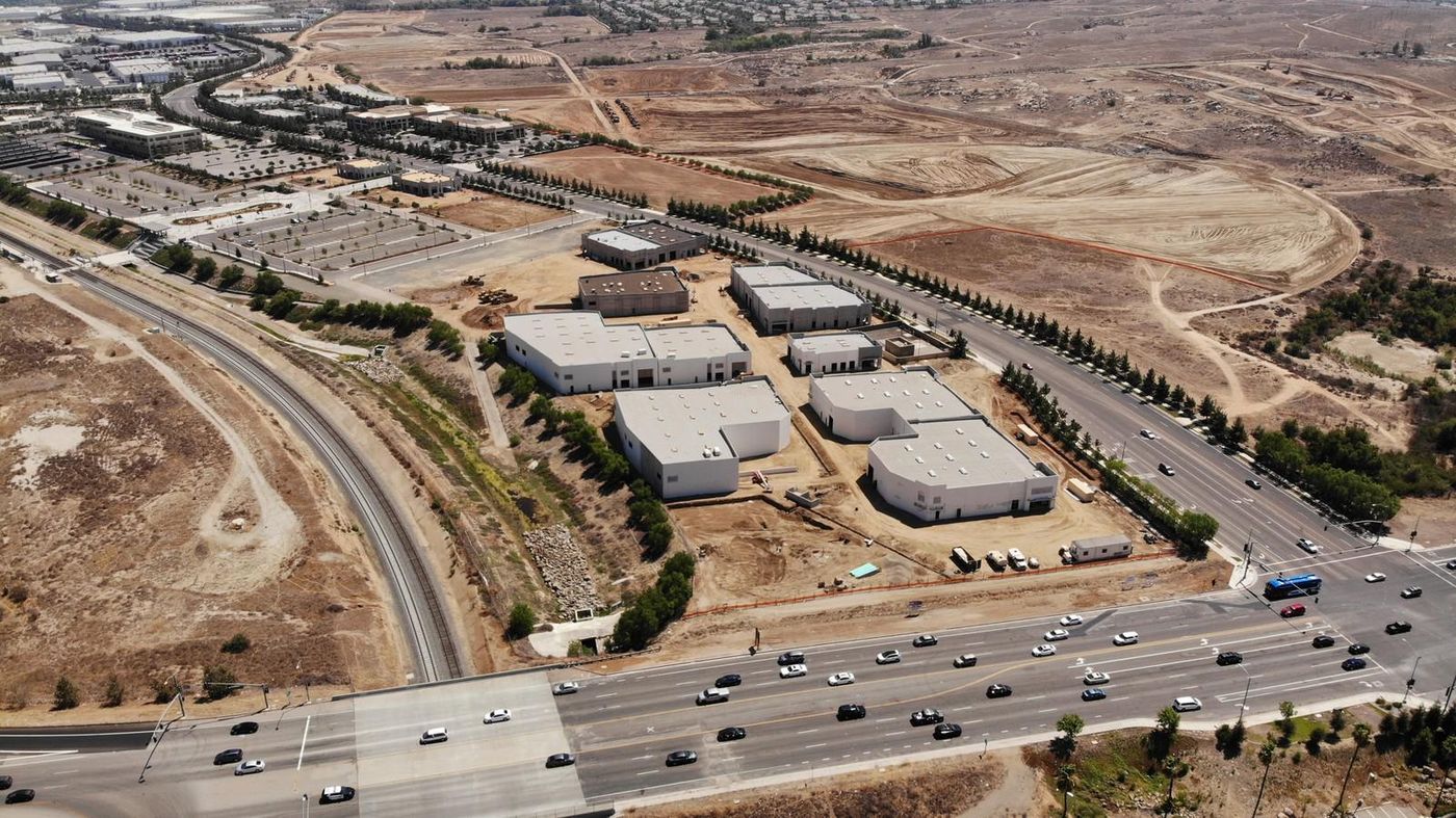 Building 4 photo 3