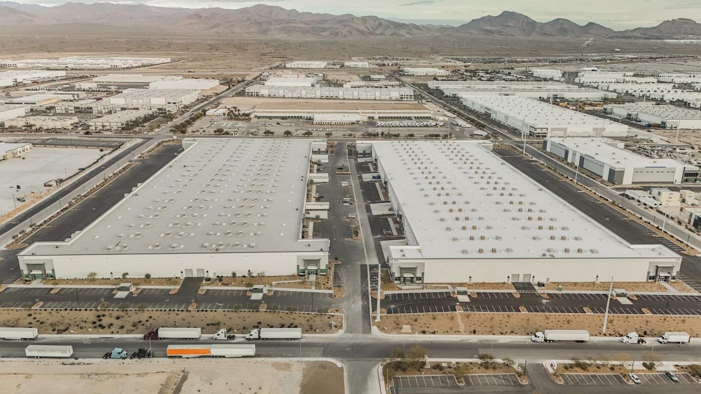 TROPICAL SPEEDWAY DISTRIBUTION CENTER - B photo 3
