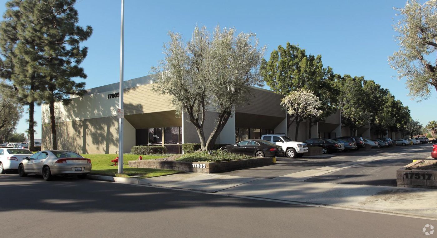 Building 4 photo 1