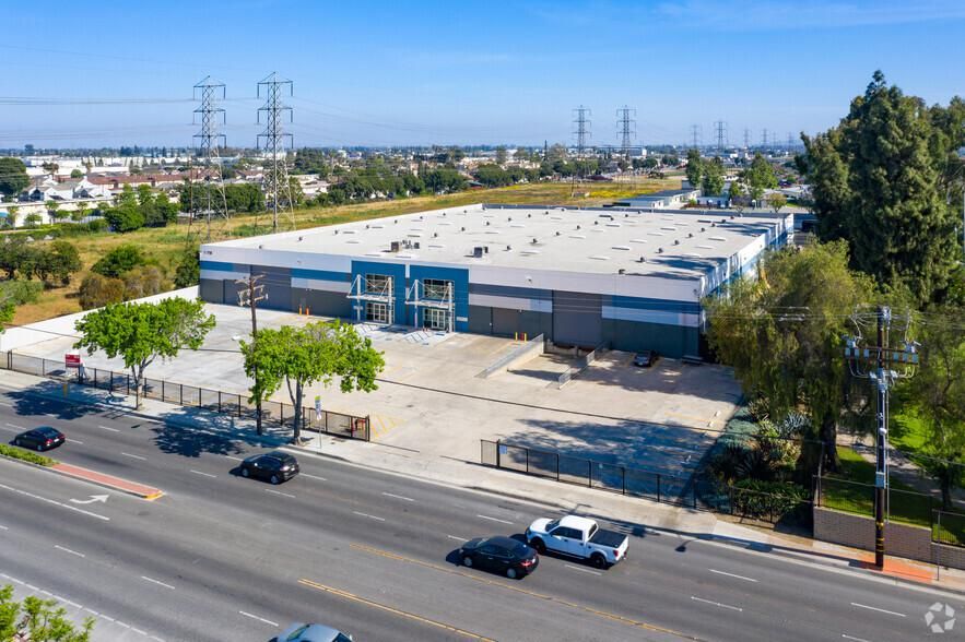 7110 Rosecrans Ave photo 3