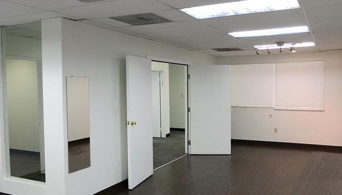 Warehouse Space for Rent at 1333-1335 S Hill St Los Angeles, CA 90015 - #4