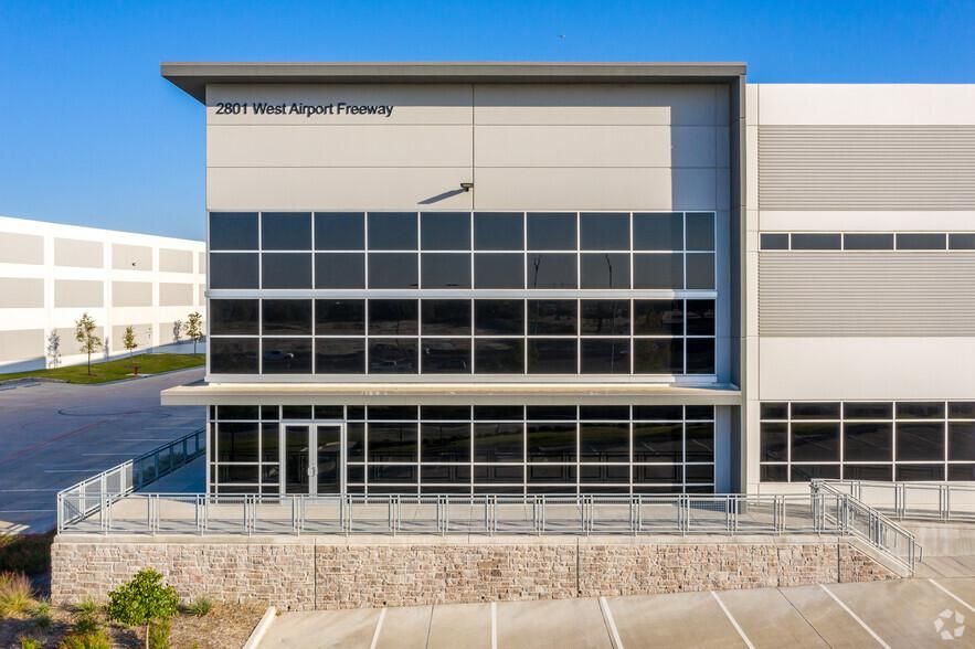 Building 2 2801 W Airport Fwy photo 2