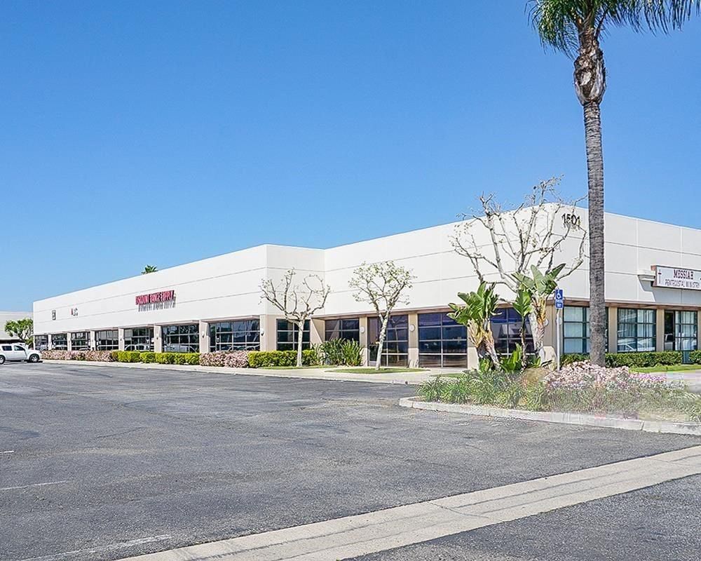 Commercenter Anaheim photo 1
