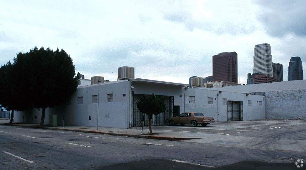 Flex Property For Lease photo 2