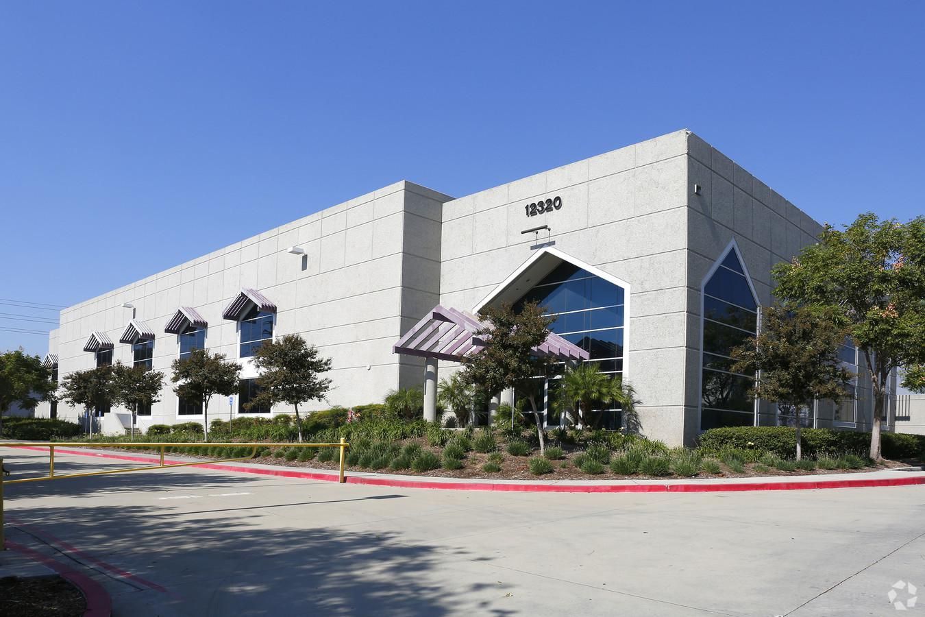 Building 1 photo 1