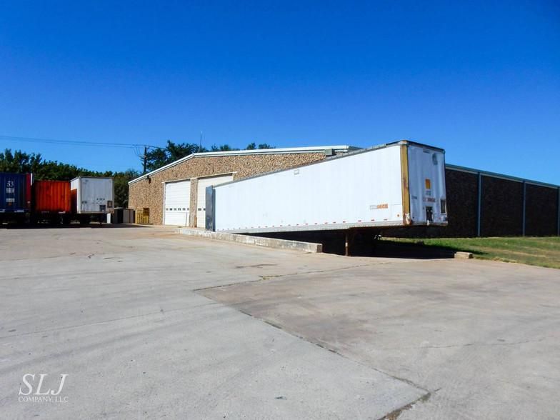 ±30,000 SF Building on 3.2 Acres in Addison 15200 Midway Rd photo 3