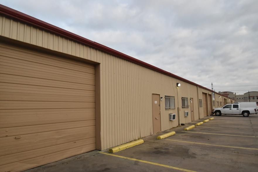 Harwin Business Park 9301-9307 Harwin Dr photo 3
